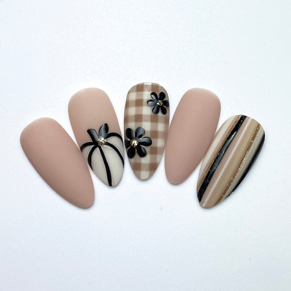 Outline Pumpkins Free Edge Nail Decal | Black