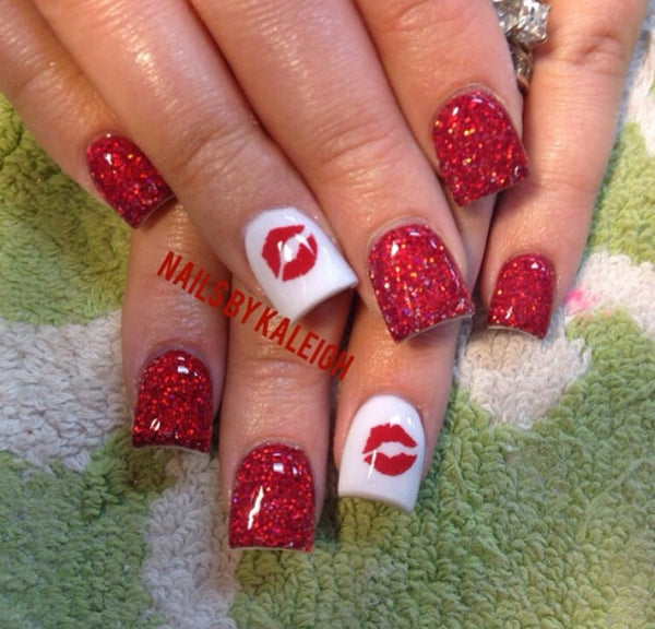 Kissy Lips Nail Decal | Red (*Decal Comes Un-Weeded)