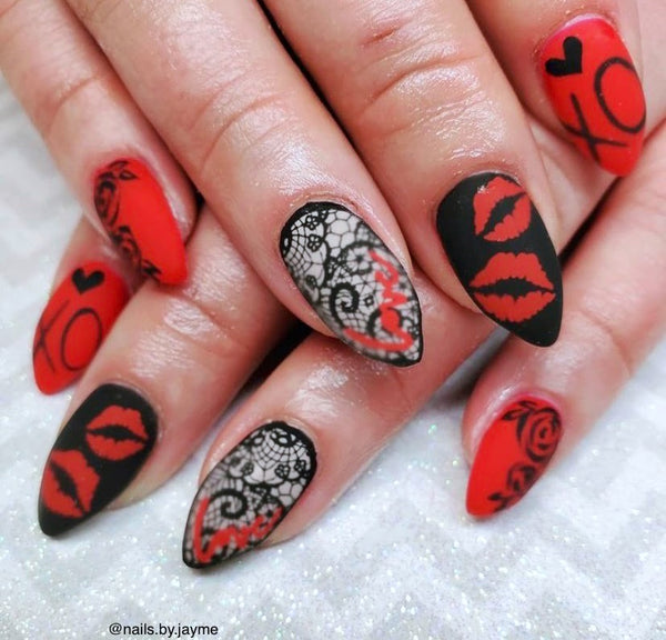 Kissy Lips Nail Decal | Red (*Decal Comes Un-Weeded)